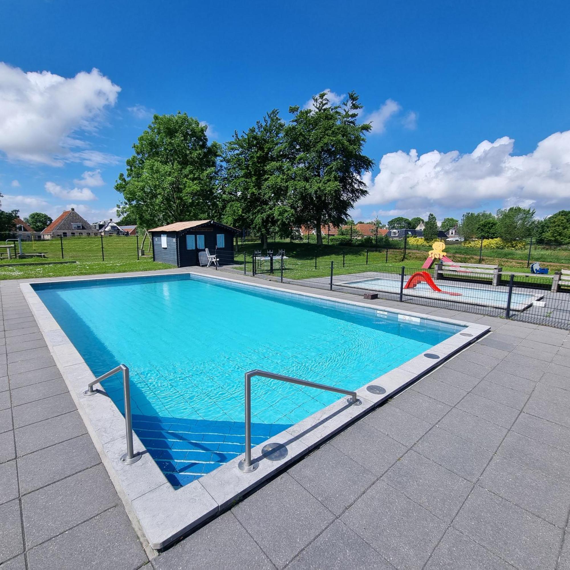 Luxus Familienvilla Mit Jacuzzi & Sauna Tzummarum Екстериор снимка