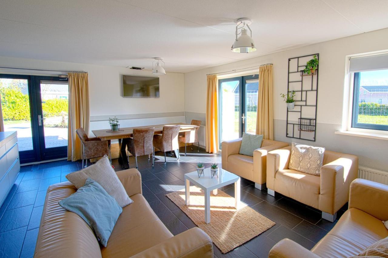 Luxus Familienvilla Mit Jacuzzi & Sauna Tzummarum Екстериор снимка