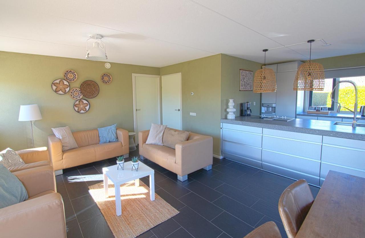 Luxus Familienvilla Mit Jacuzzi & Sauna Tzummarum Екстериор снимка