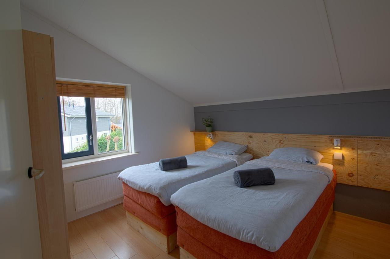 Luxus Familienvilla Mit Jacuzzi & Sauna Tzummarum Екстериор снимка