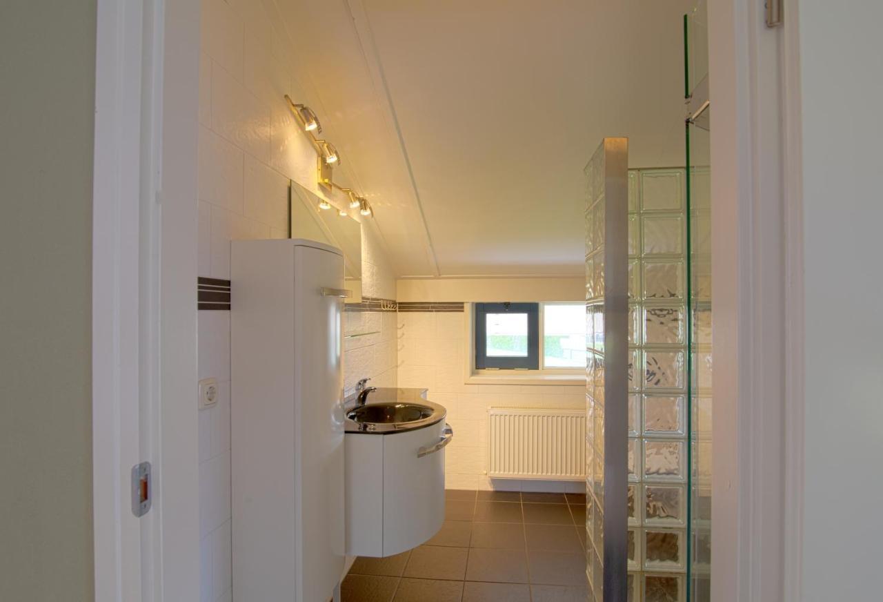 Luxus Familienvilla Mit Jacuzzi & Sauna Tzummarum Екстериор снимка